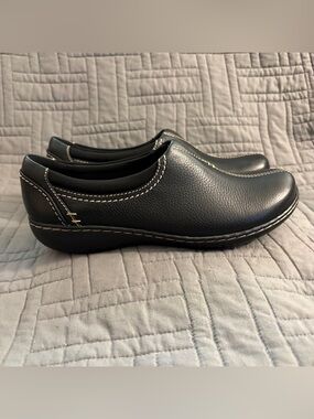 Clarks Ashland Joy Loafers Shoes Womens Size 8.5 M Black Leather Slip On
